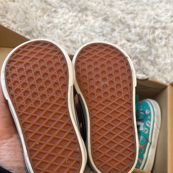 2 pairs toddler vans - Picture 7 of 11